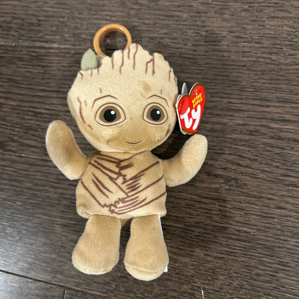 TY Marvel Beanie Baby Clip -
GROOT (Plastic Key Clip -